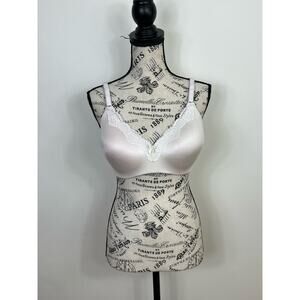 NWOT Maidenform White 38C bra lace and bow detail